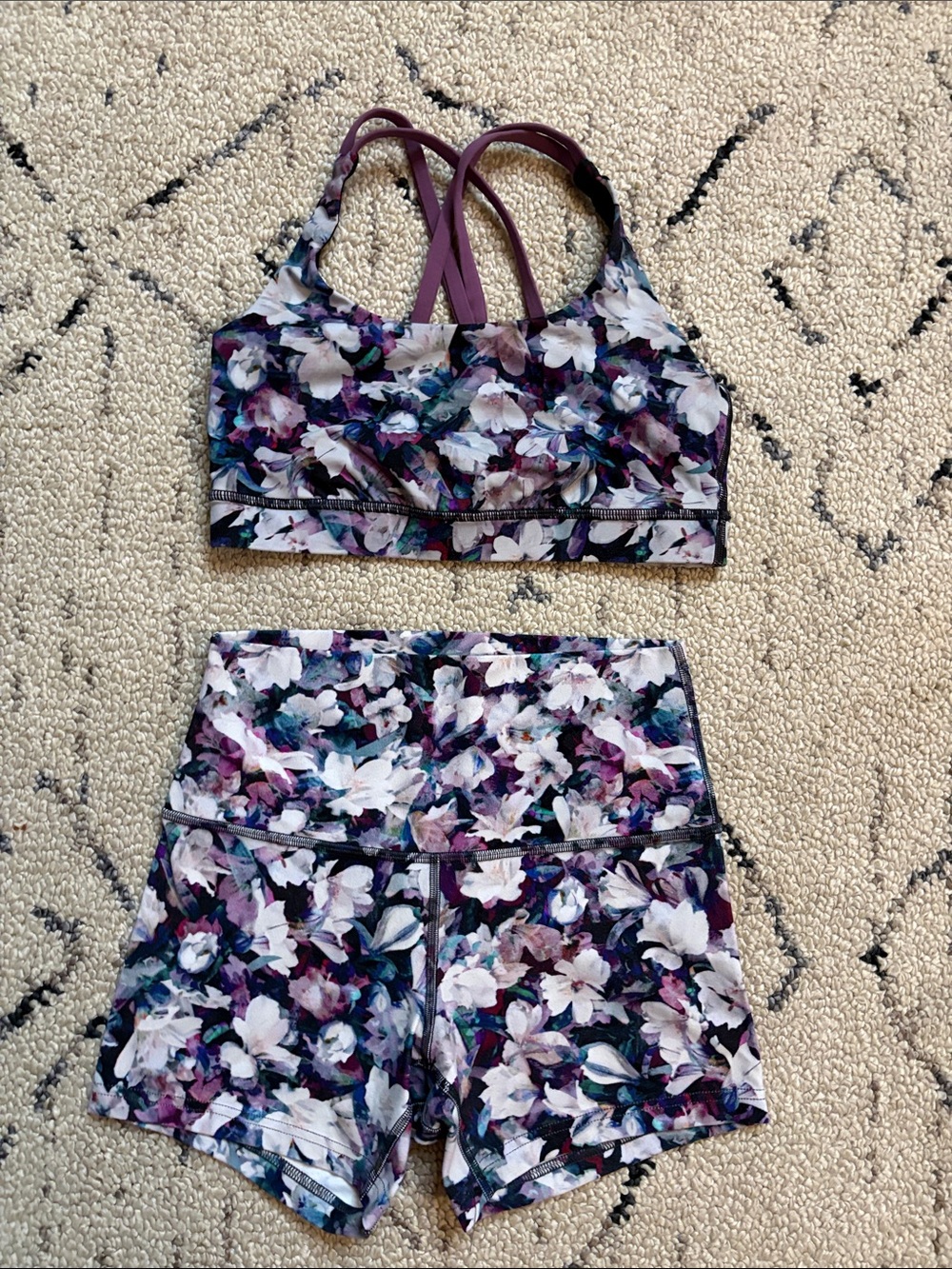 Lululemon set Sz 6 shade Memoir Multi Purple